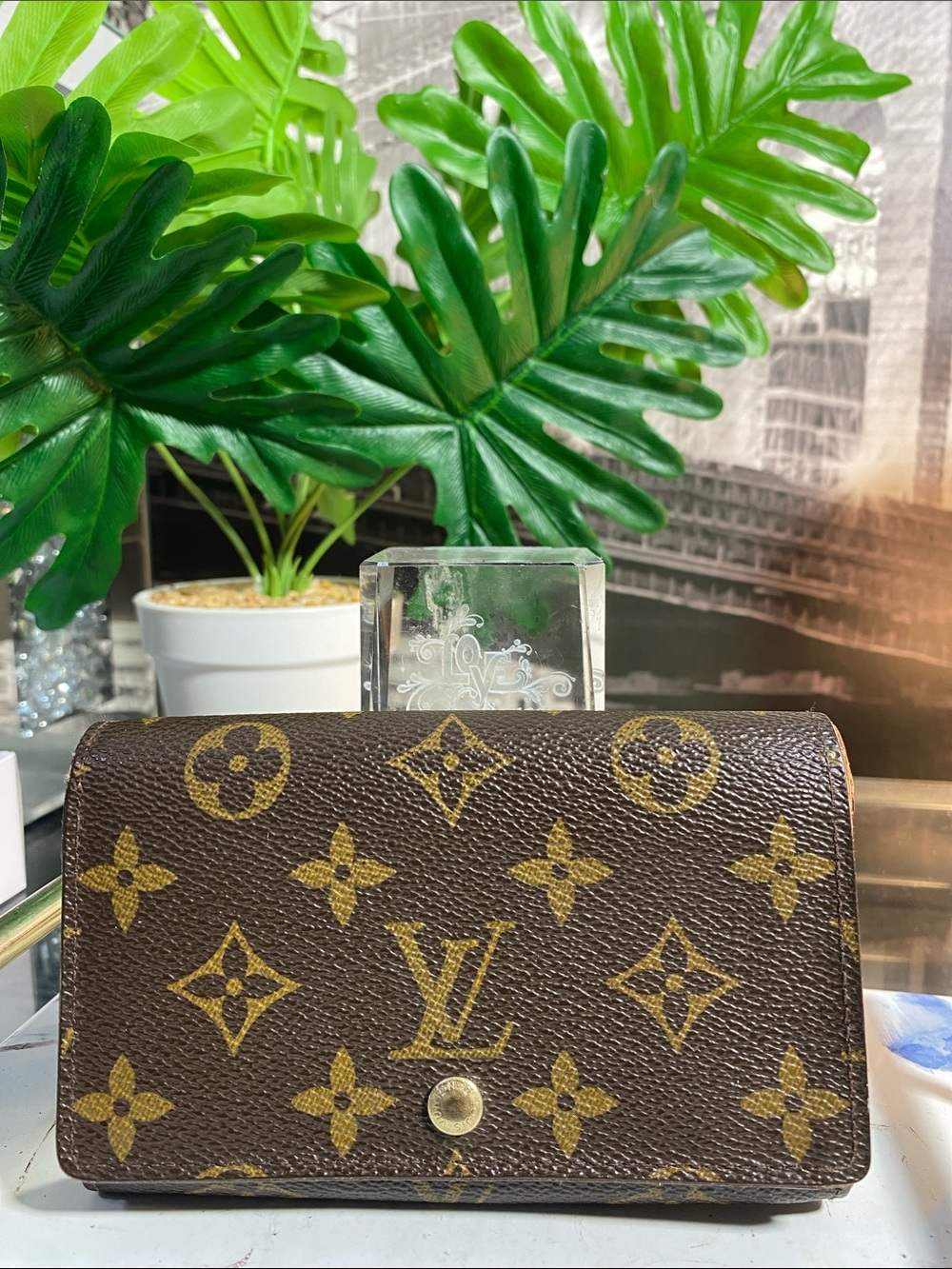 Authentic Louis Vuitton Monogram Bifold Zippy Wallet - Picture 5 of 15